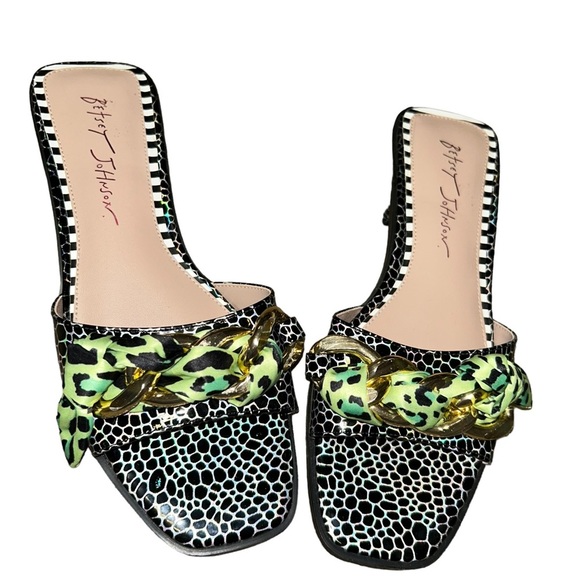 Betsey Johnson Shoes - Betsey Johnson Women's Milley Slide chain Sandals size 7 animal print